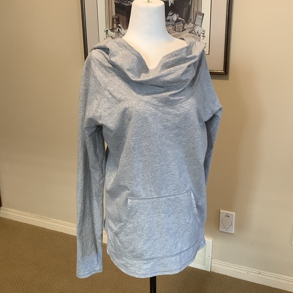 ✨Kyodan✨Active Sweatshirt w/ open back - Picture 2 of 6